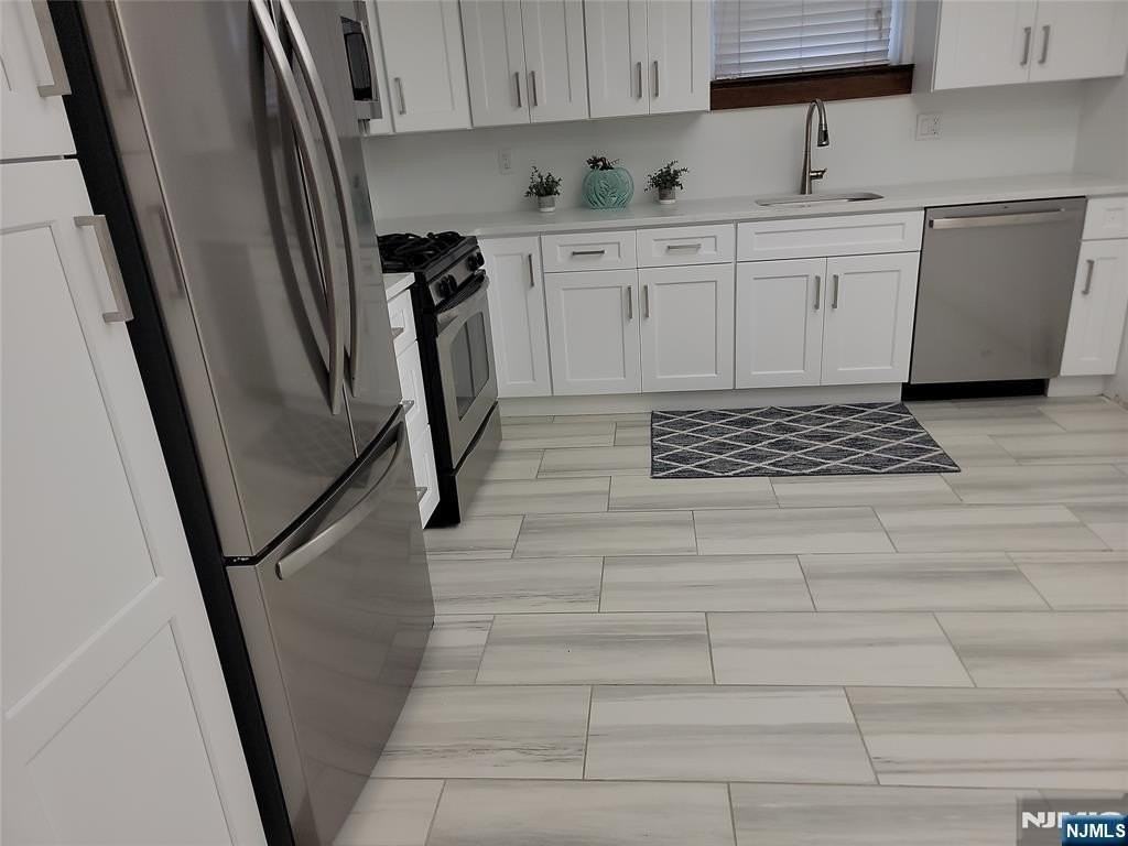 156 Chestnut St - Photo 3 of 22