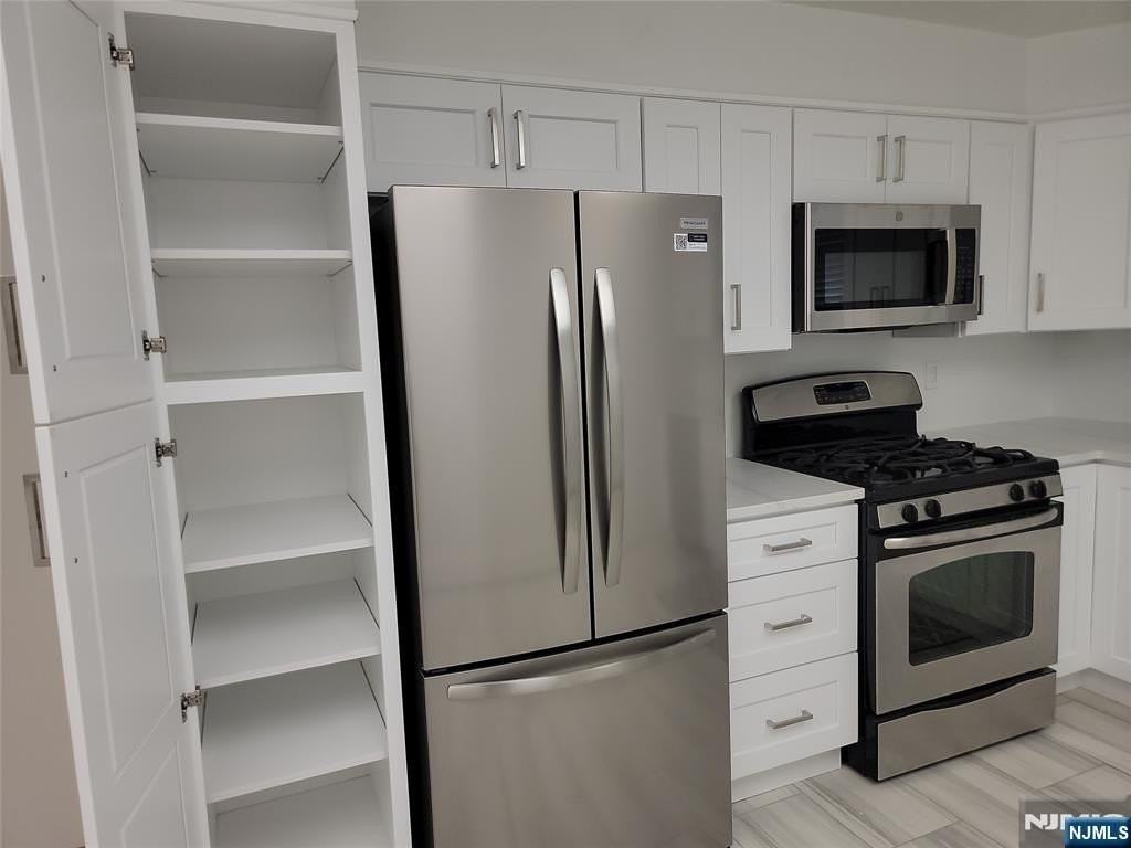 156 Chestnut St - Photo 5 of 22