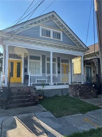 2422 General Pershing St