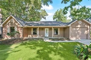 featured image of 215 W Hickory St