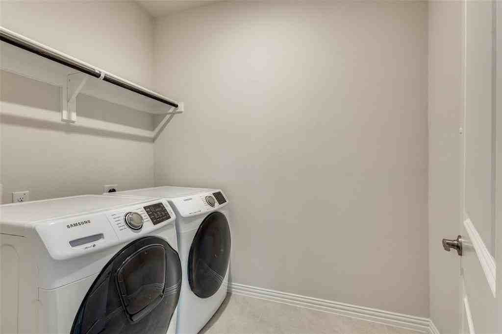 1505 Mineral Point Pl - Photo 7 of 24