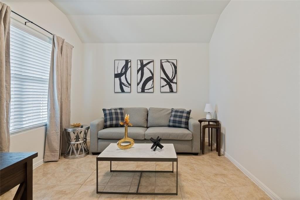 6925 Tide Ln - Photo 7 of 33