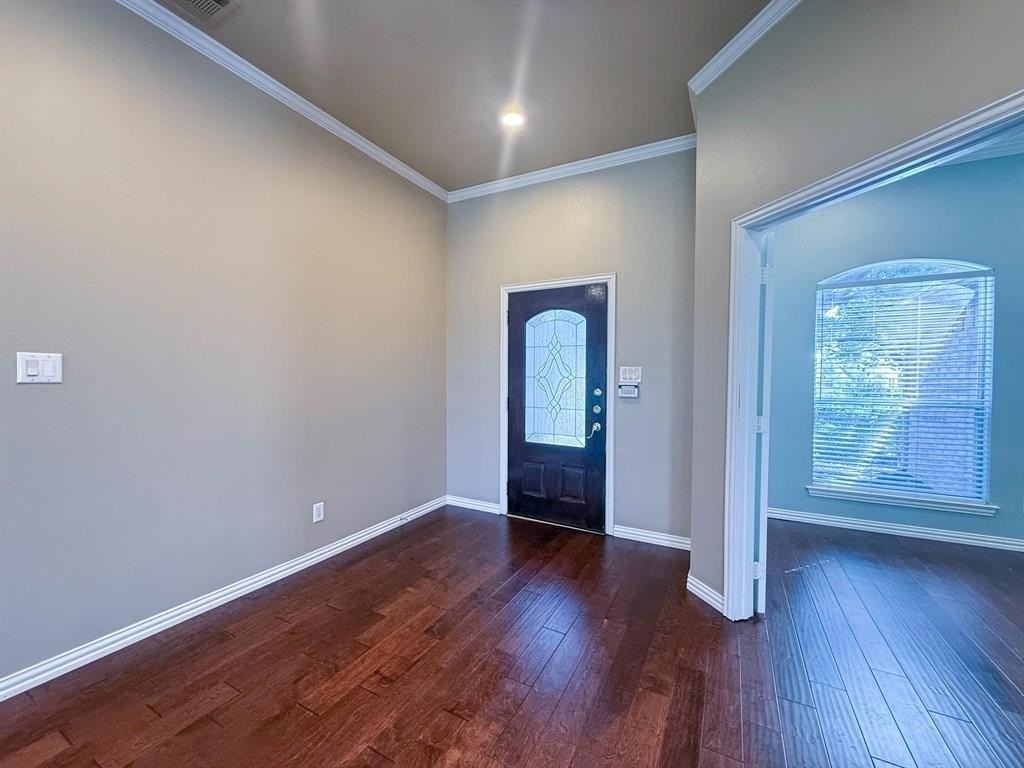 7502 Acorn Ln - Photo 4 of 26