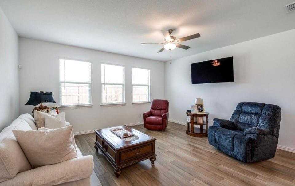 8424 Gray Squirrel Lane - Photo 4 of 22