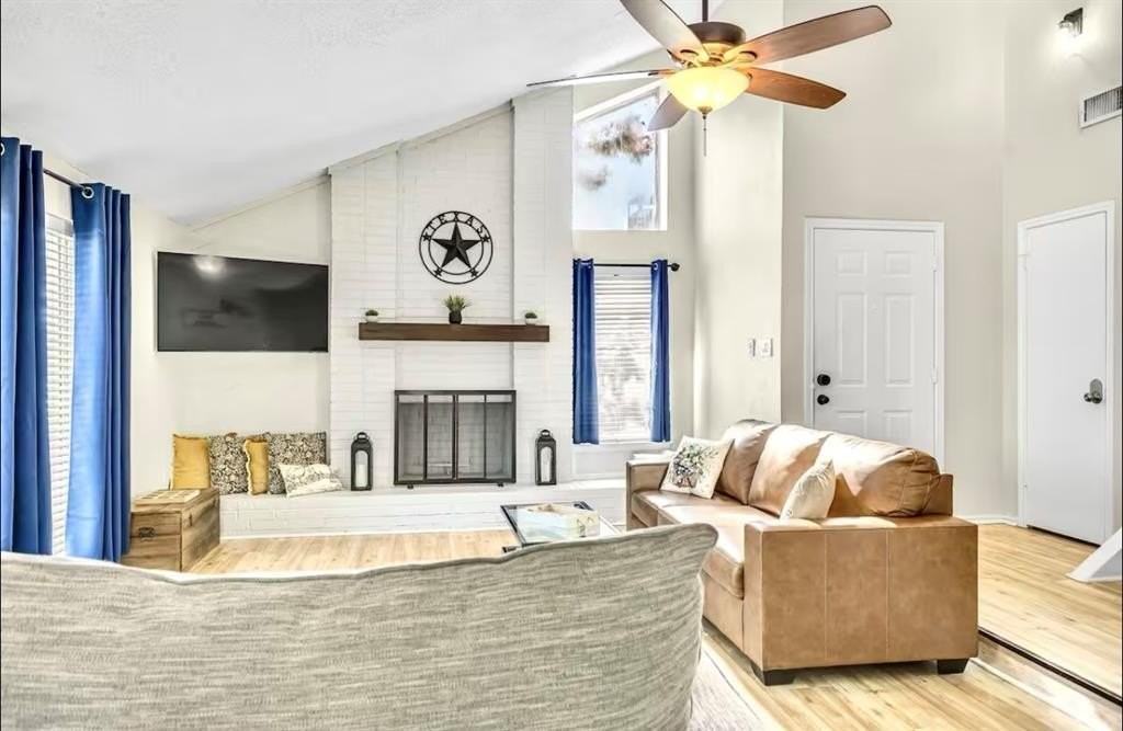 1709 Elk Grove Drive - Photo 3 of 35