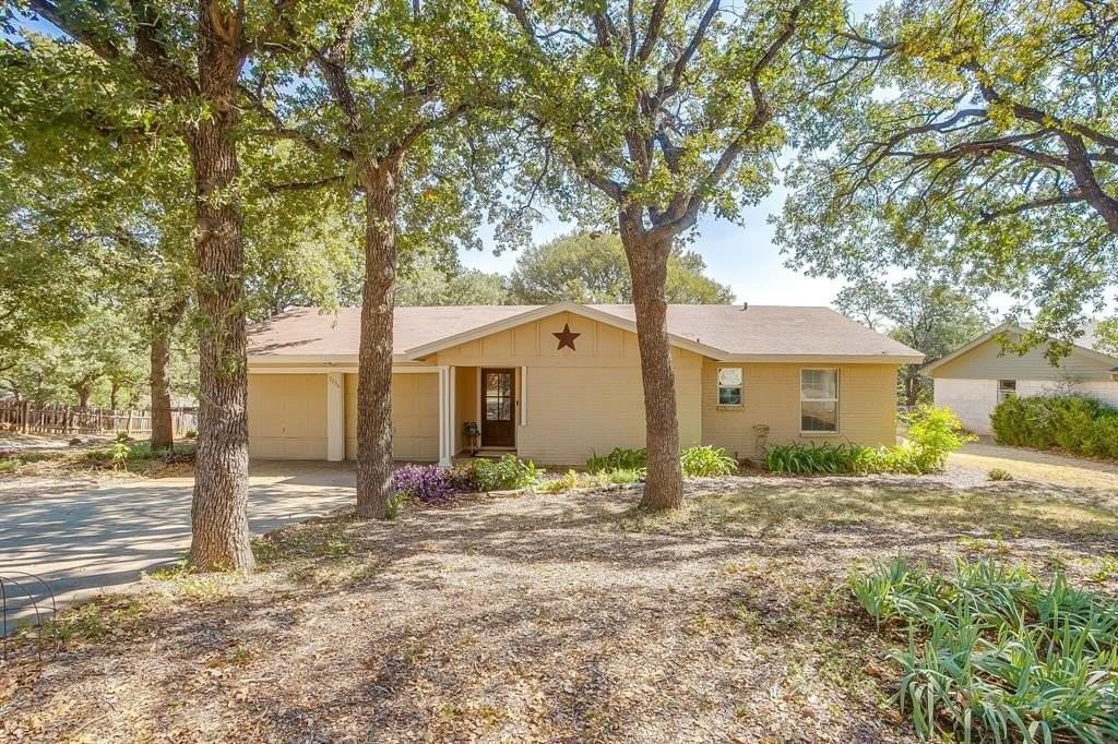 7036 Crabtree Ln - Photo 3 of 31