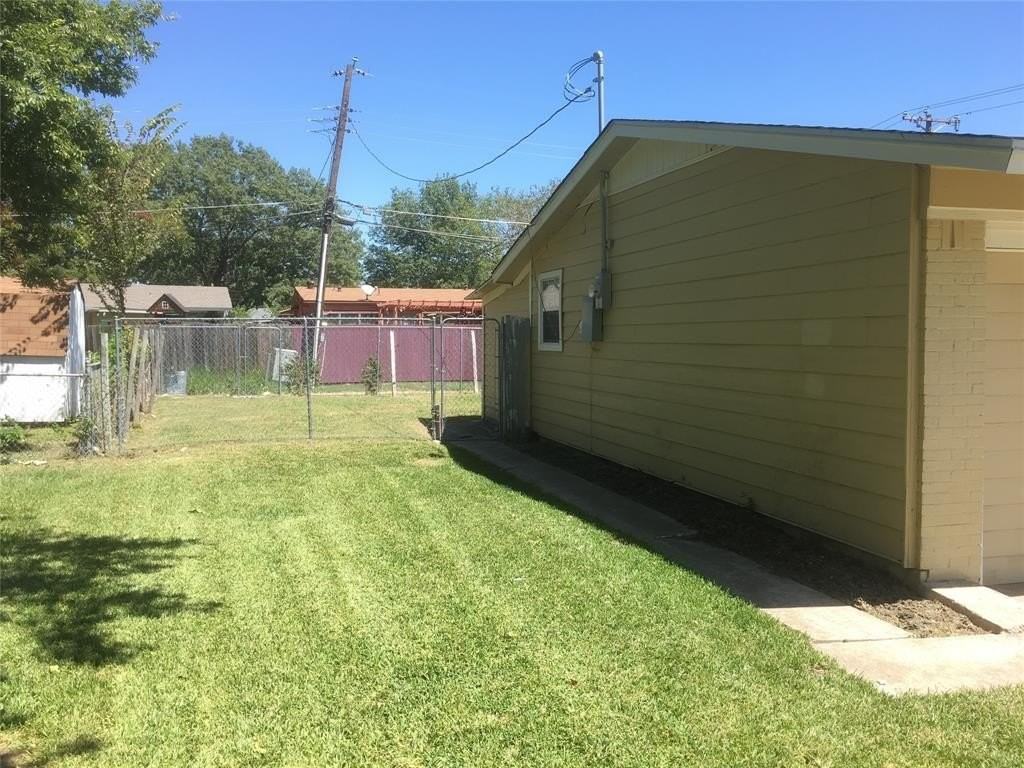 3601 Aloha Cir - Photo 2 of 22