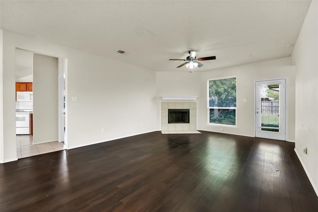 7601 Northpoint Drive - Photo 4 of 25