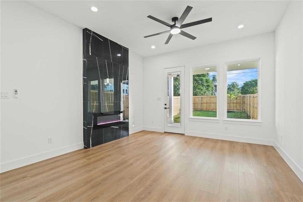 3523 S Harwood St - Photo 4 of 26