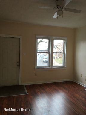 1533 Liberty St - Photo 3 of 13