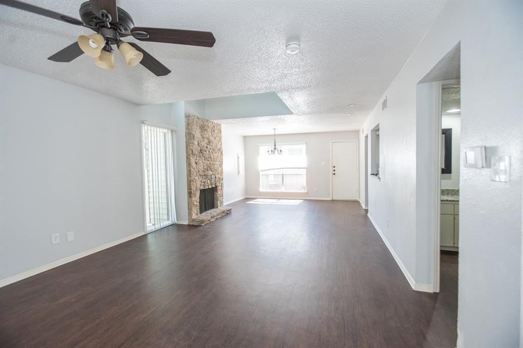 2236 Irwin St - Photo 5 of 11