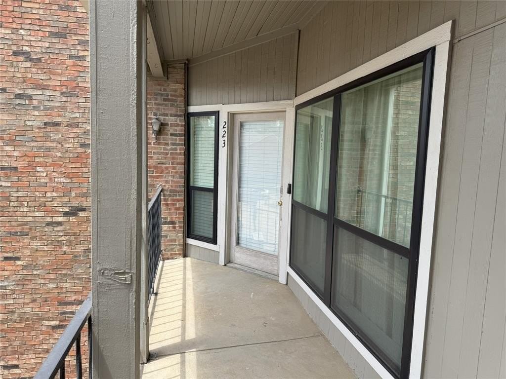 2736 Silver Creek Dr #223 - Photo 4 of 26