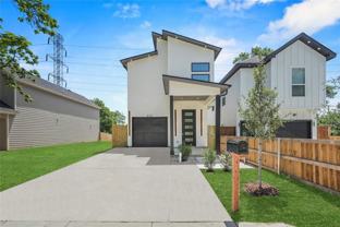 420 N Moore St - Photo 1 of 1