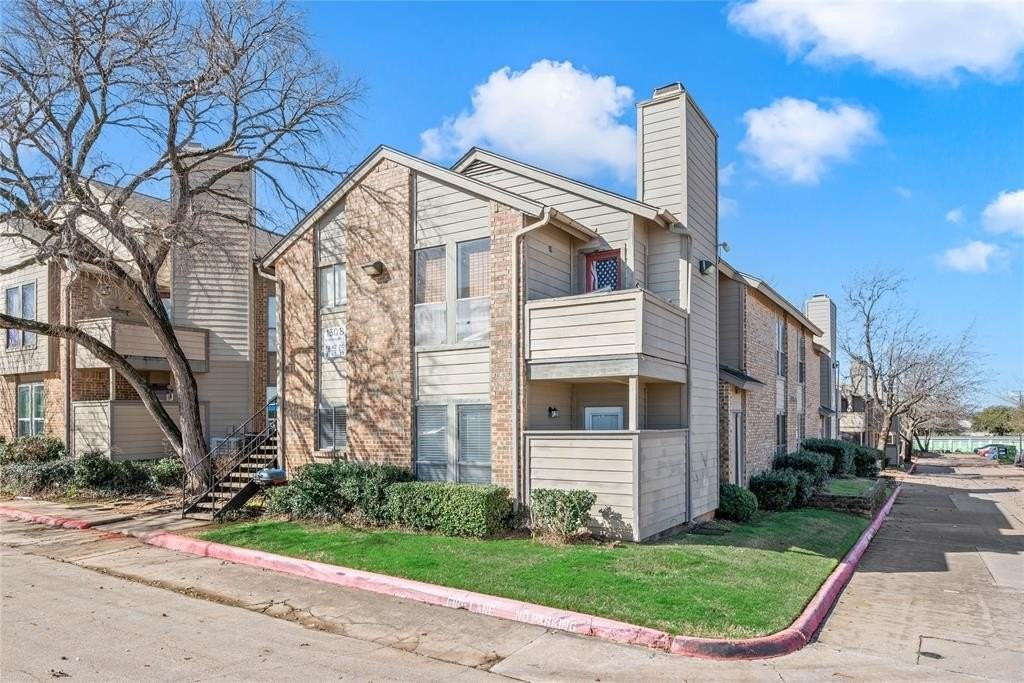 1608 Pecan Chase Cir #19 - Photo 2 of 12