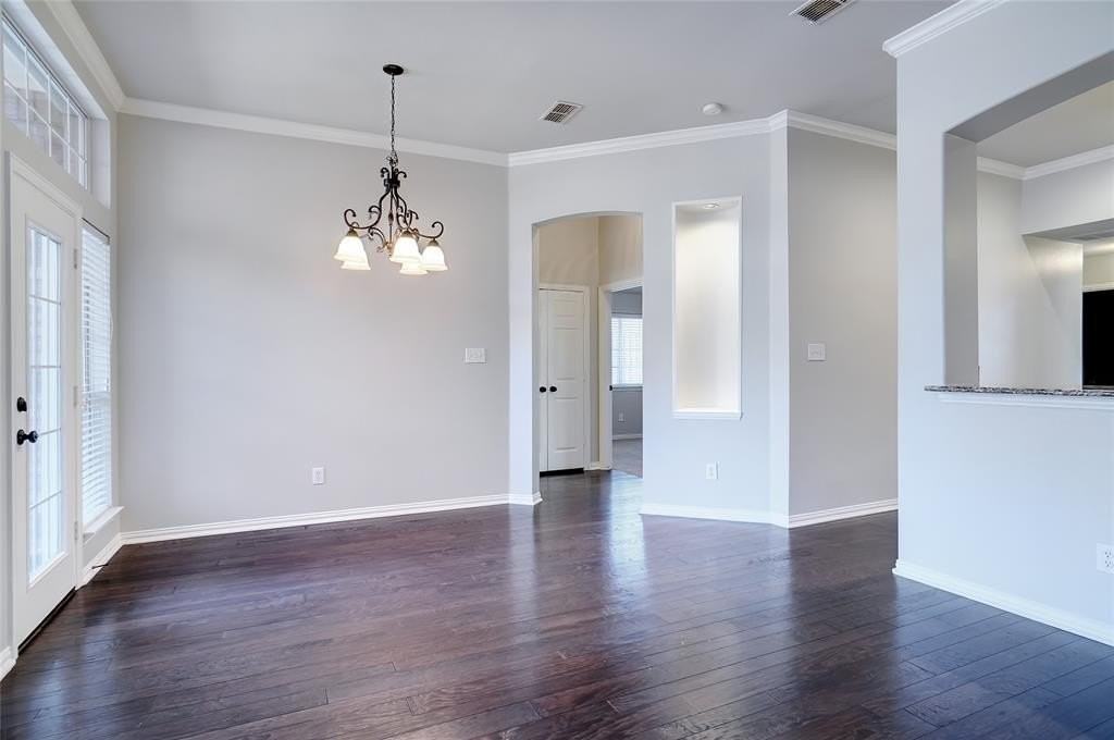 1809 Forest Bend Ln - Photo 4 of 18