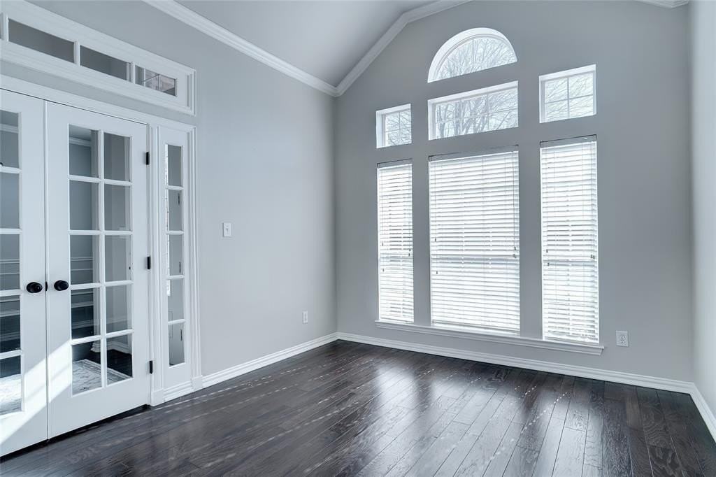 1809 Forest Bend Ln - Photo 5 of 18