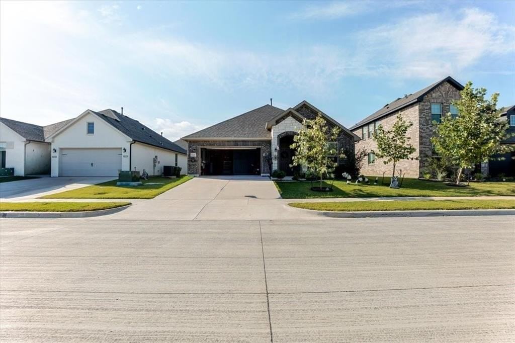 8225 Manx Pt - Photo 2 of 17