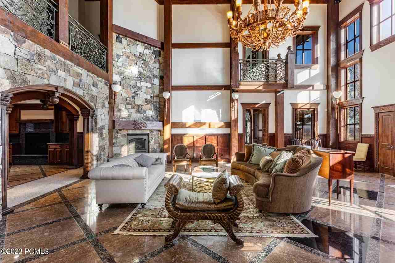 5320 Cove Hollow Ln - Photo 3 of 45