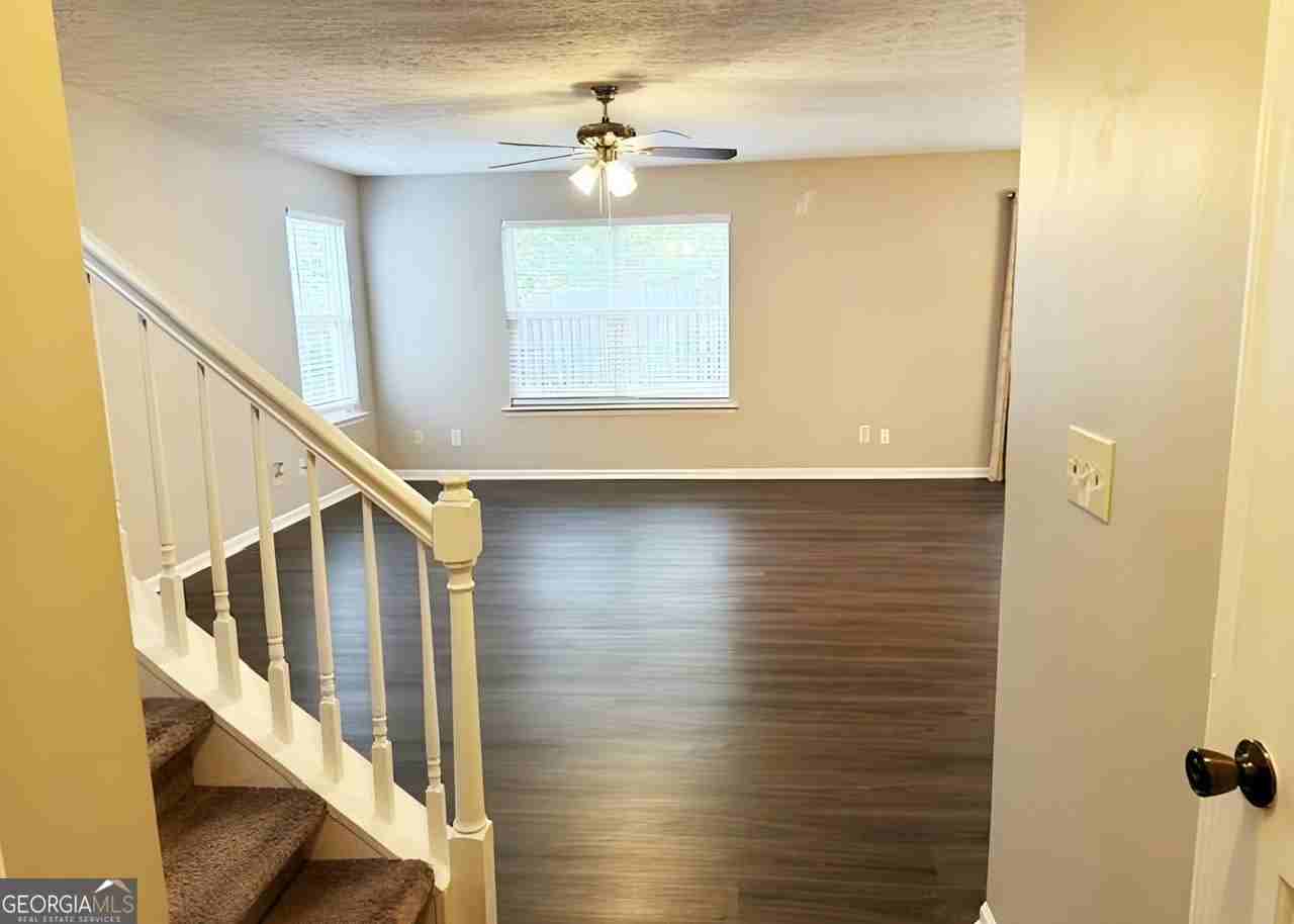 220 Wild Flower Ln - Photo 6 of 25