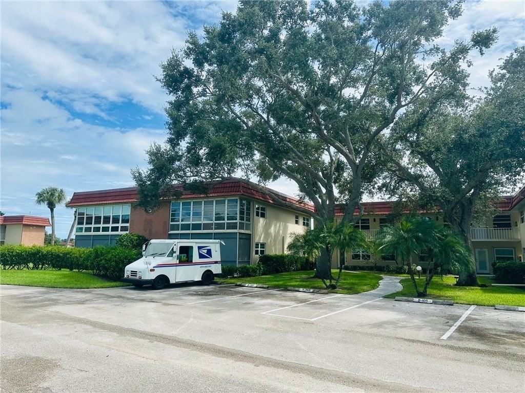 8 Vista Palm Ln Apt 202 #202 - Photo 2 of 19