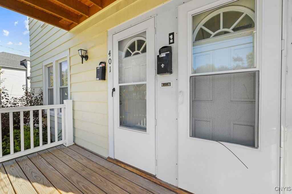 401 Valley Drive - Photo 4 of 26