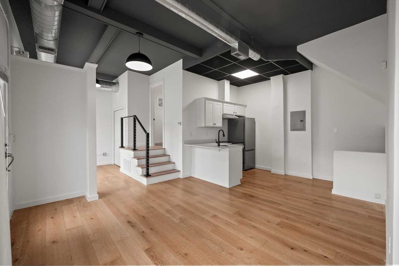 435 N Washington Ave - Photo 2 of 10