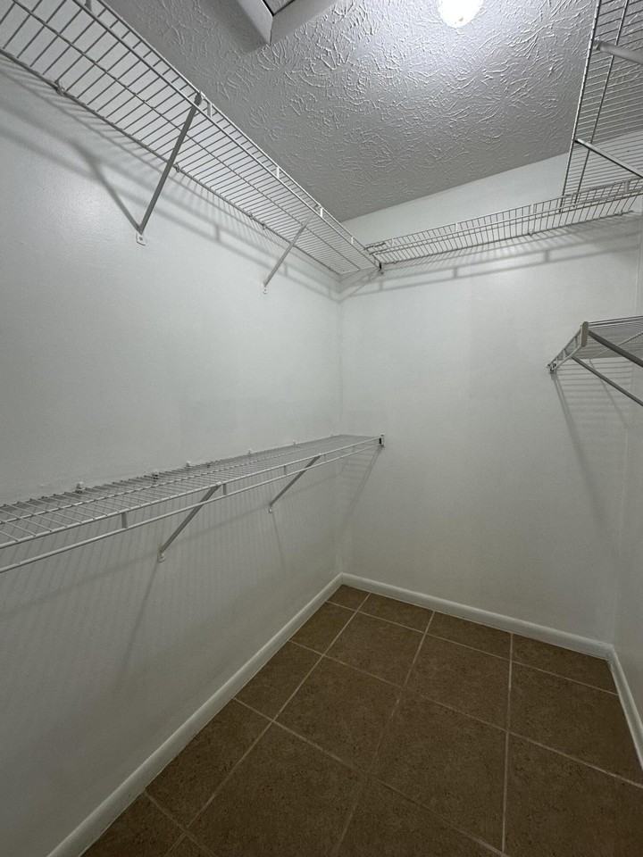 1686 Se Trumpet Ln - Photo 3 of 13