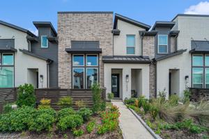 featured image of 16630 Lake Austin St