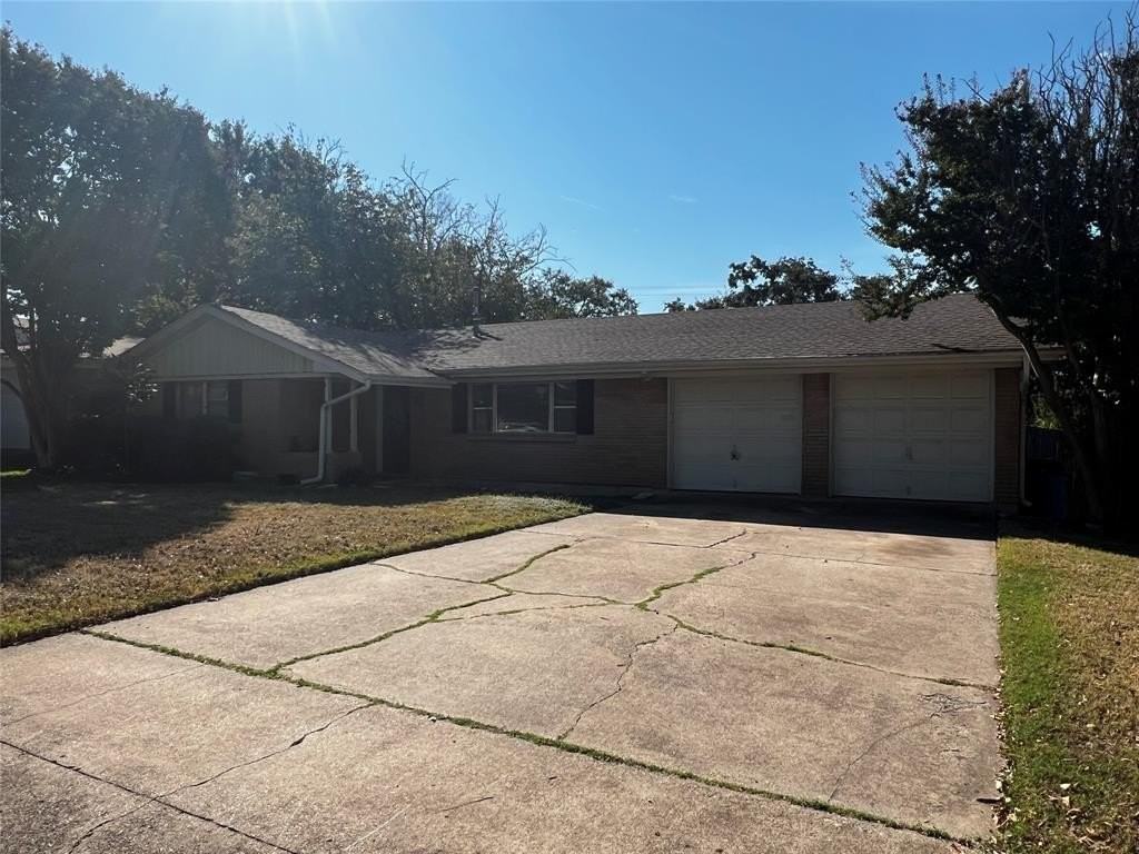 605 West Patricia Road - Photo 2 of 38