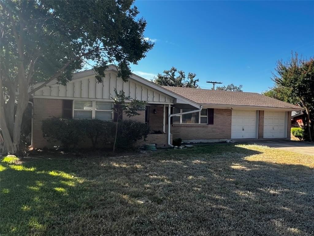 605 West Patricia Road - Photo 3 of 38