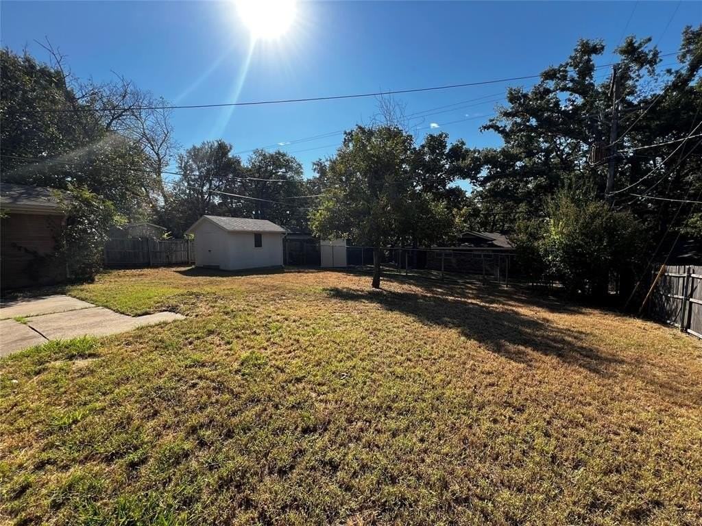 605 West Patricia Road - Photo 4 of 38