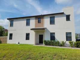 featured image of 796 Ne 208th Ln