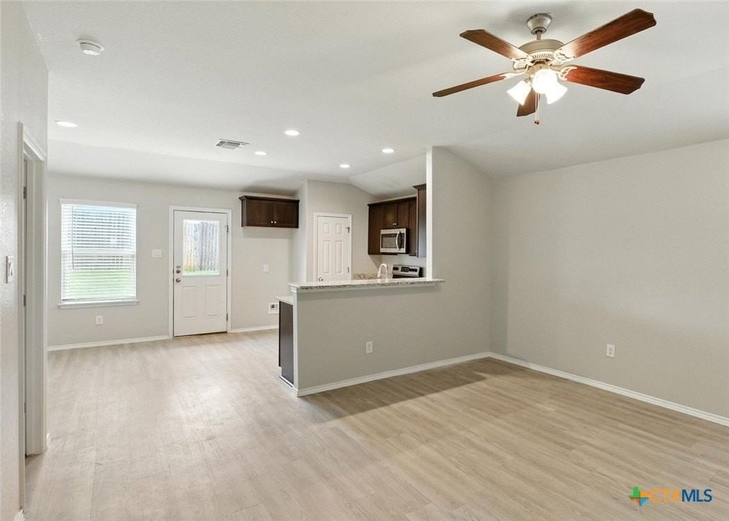 737 Peak Pl - Photo 5 of 24