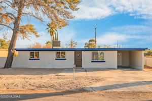 featured image of 4302 E Sylvane St