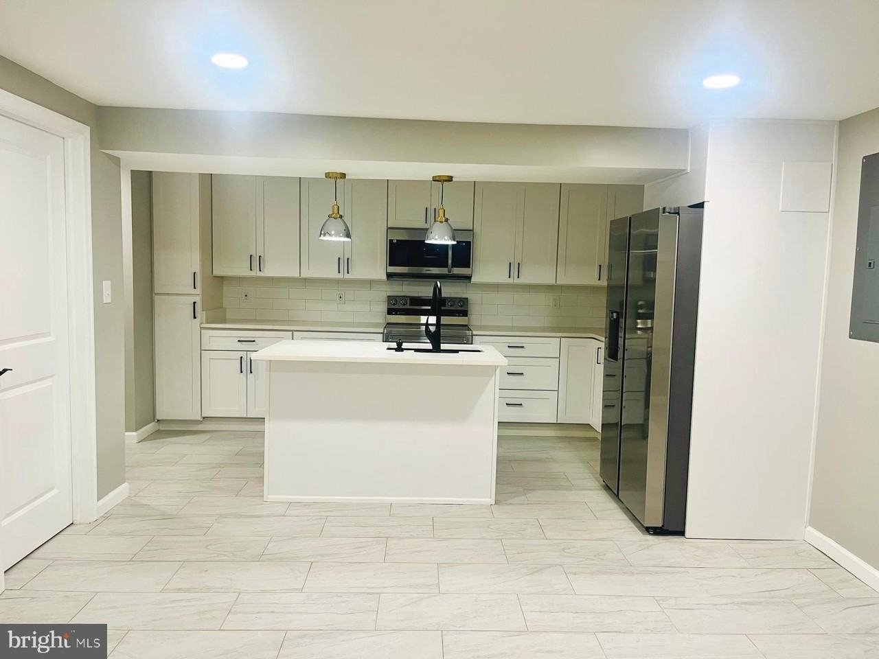 1319 C St Ne Unit B #B - Photo 3 of 14