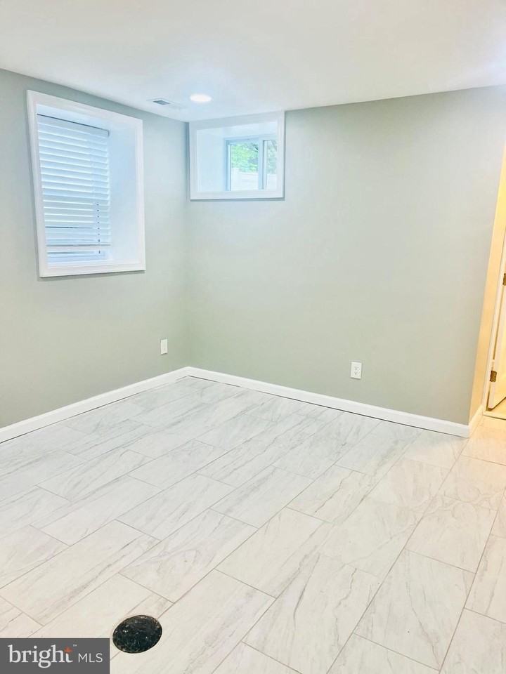 1319 C St Ne Unit B #B - Photo 6 of 14