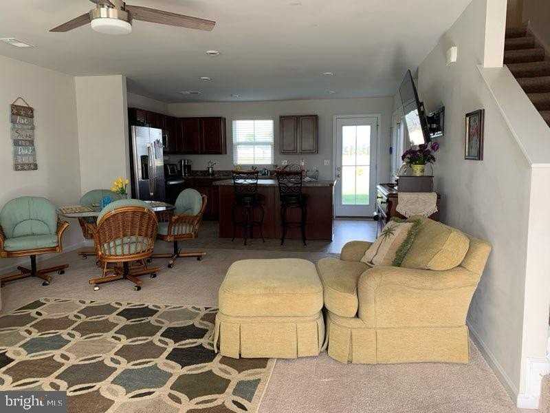 25037 Saltwater Cir - Photo 2 of 18