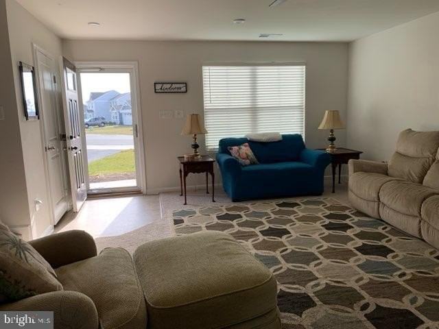 25037 Saltwater Cir - Photo 4 of 18