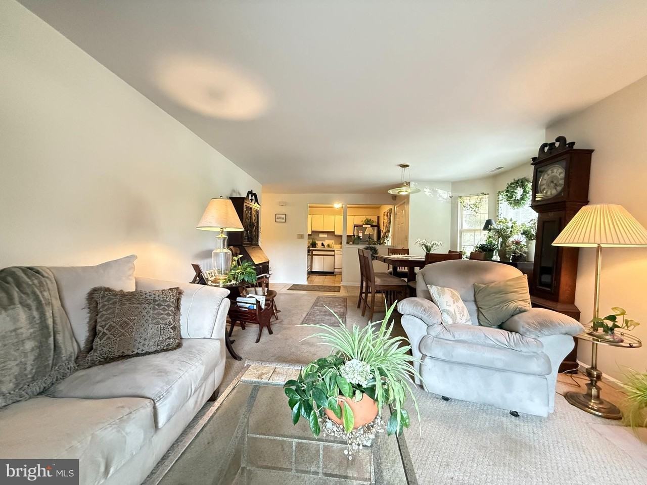 3403 Waltham Ct - Photo 2 of 9