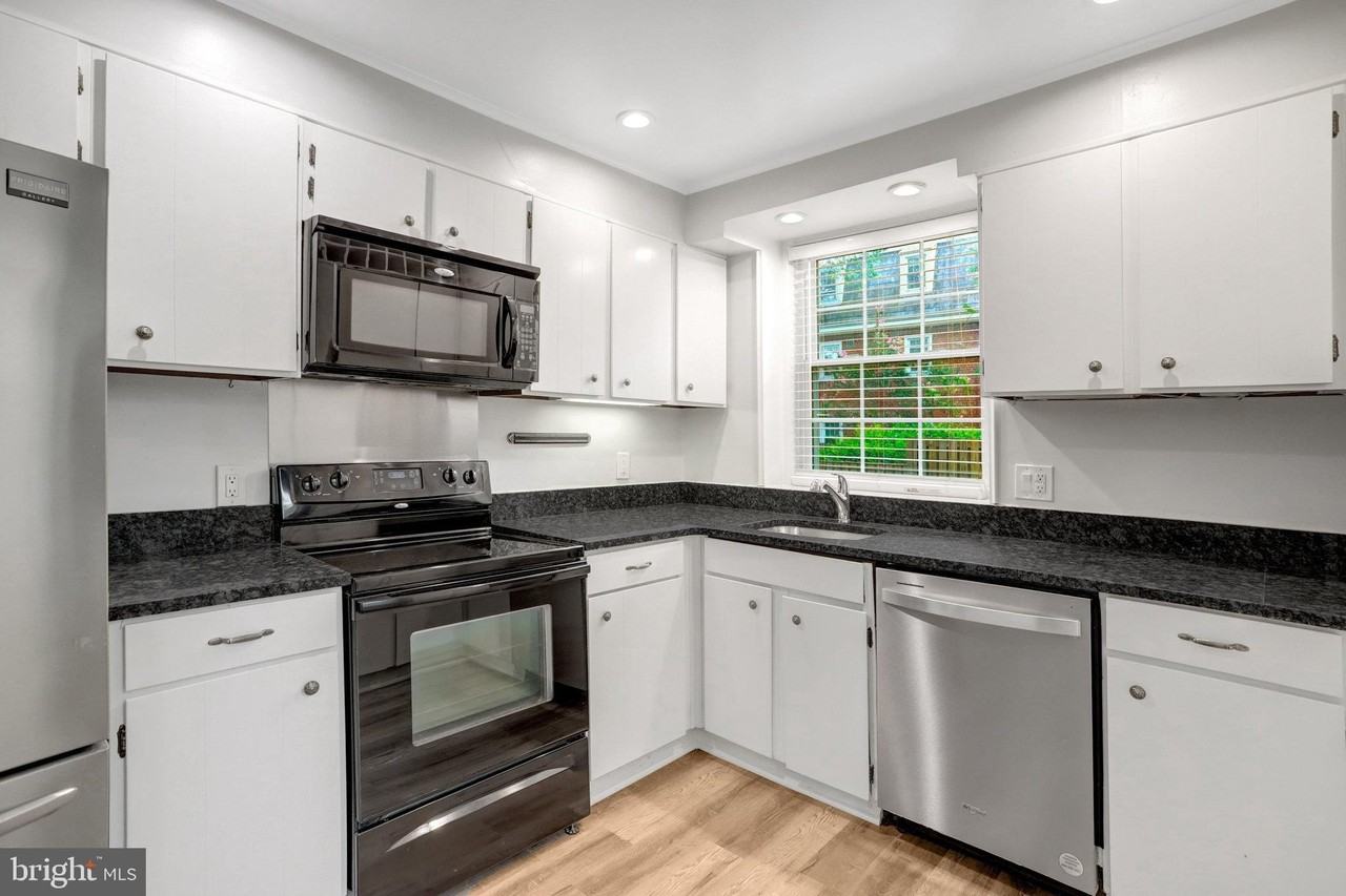 3004 South Columbus Street #A2 - Photo 2 of 36