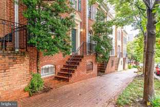 1323 N Barton St - Photo 1 of 1