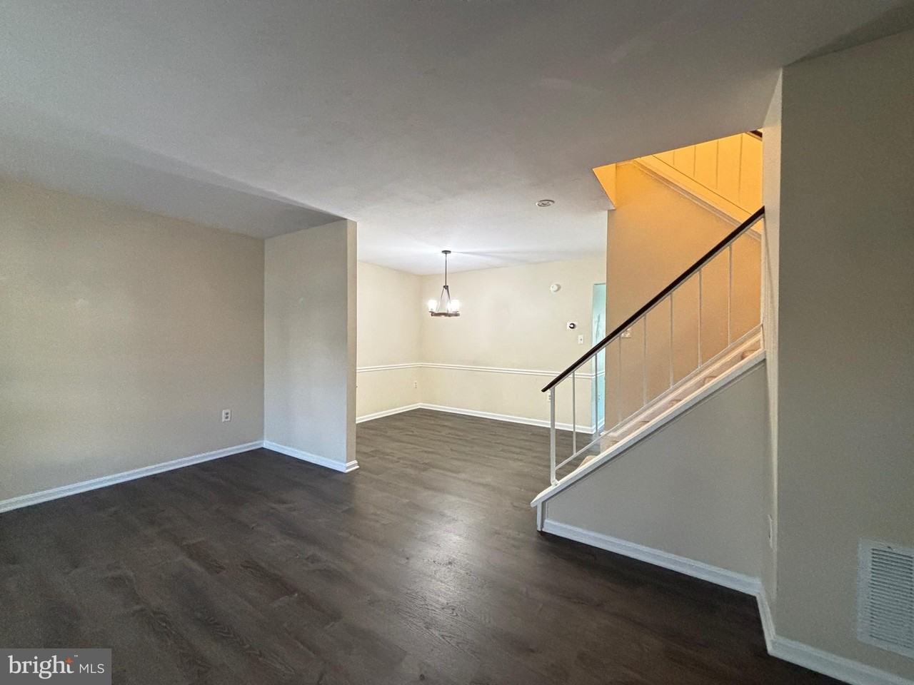 13669 Barren Springs Ct - Photo 5 of 21