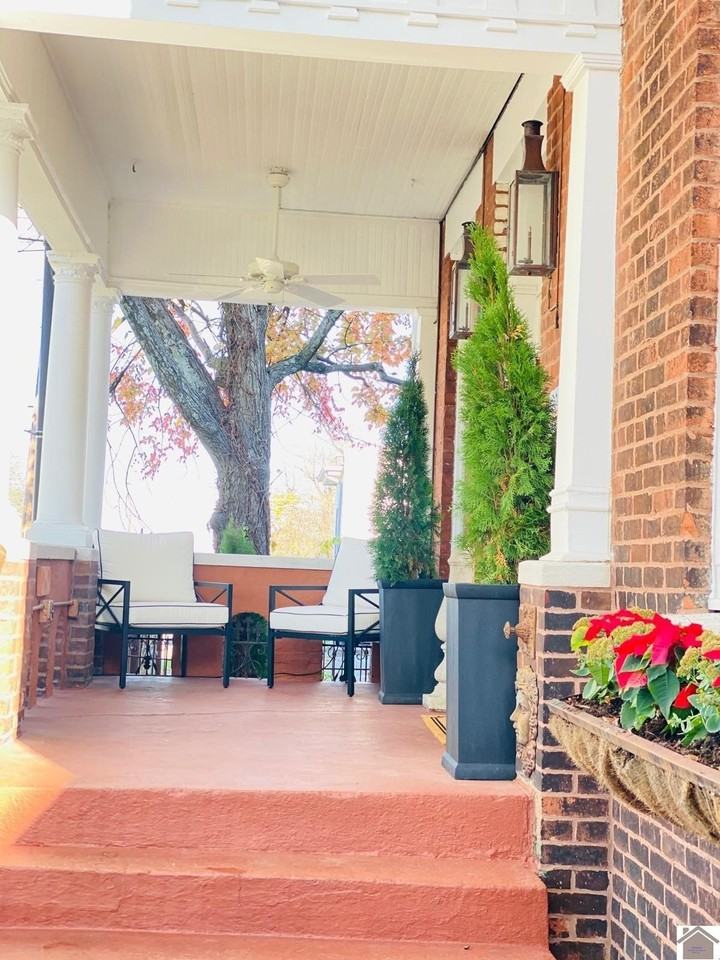 520 Madison St - Photo 2 of 36