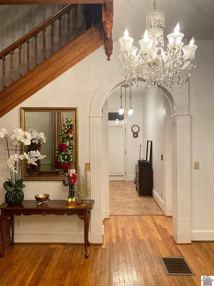 520 Madison St - Photo 4 of 36