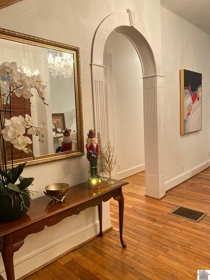 520 Madison St - Photo 6 of 36