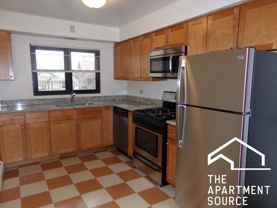 1644 W Sherwin Ave #3C - Photo 1 of 1