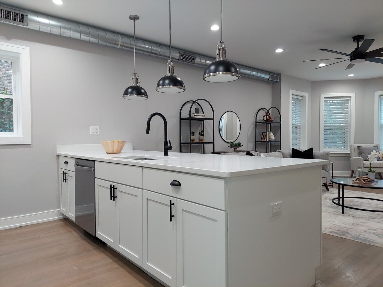 2639 W Carmen Ave #1 - Photo 3 of 21