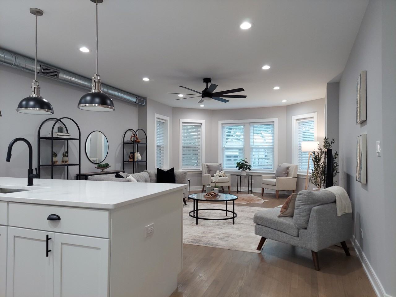 2639 W Carmen Ave #1 - Photo 4 of 21