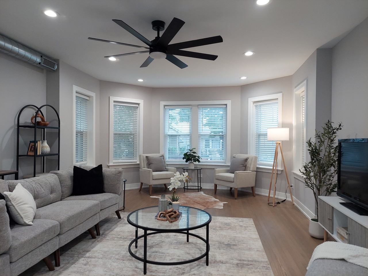 2639 W Carmen Ave #1 - Photo 5 of 21