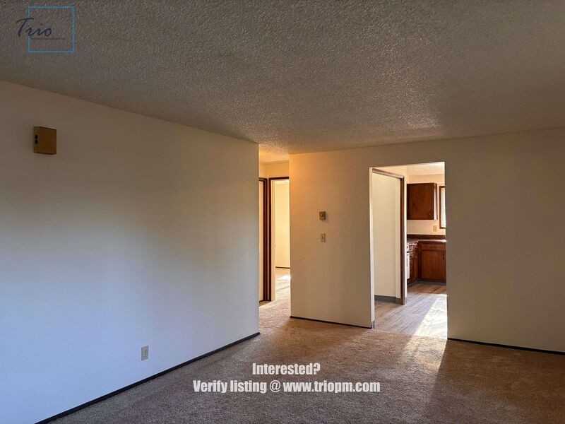 414 49th Loop - Photo 5 of 18